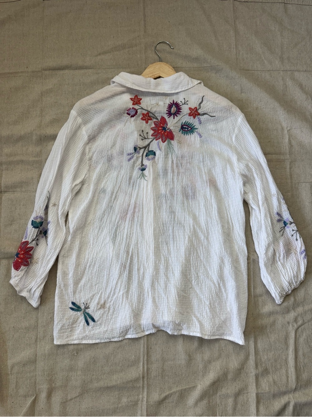 Johnny Was Workshop Embroidered Floral Shirt Size S White Boho Button Front - Picture 7 of 9